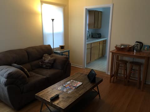 Popular Airbnb listing: Great 2 BR East Sacramento Guest House in East Sacramento