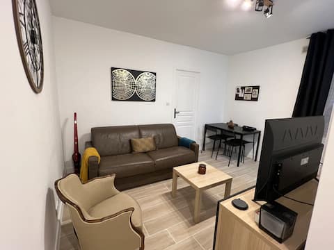 Annonce Airbnb populaire: Modern and cozy à Aubervilliers