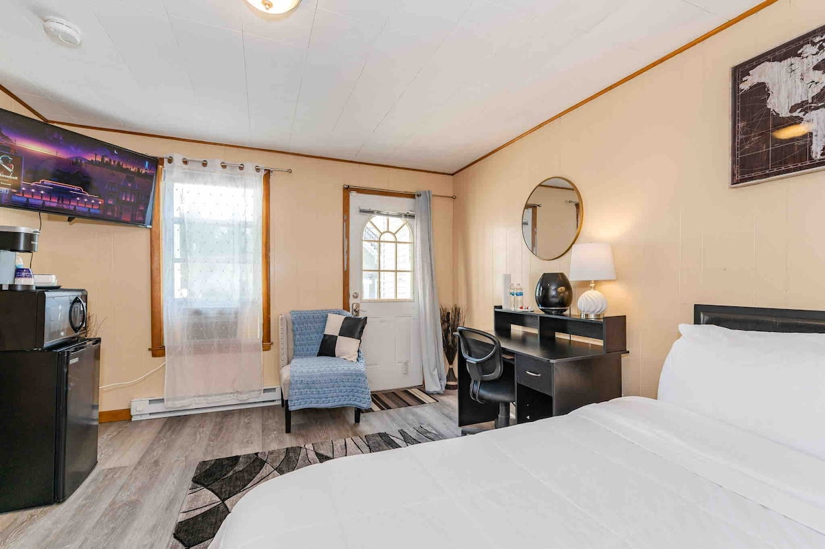 Cozy Private Bedroom