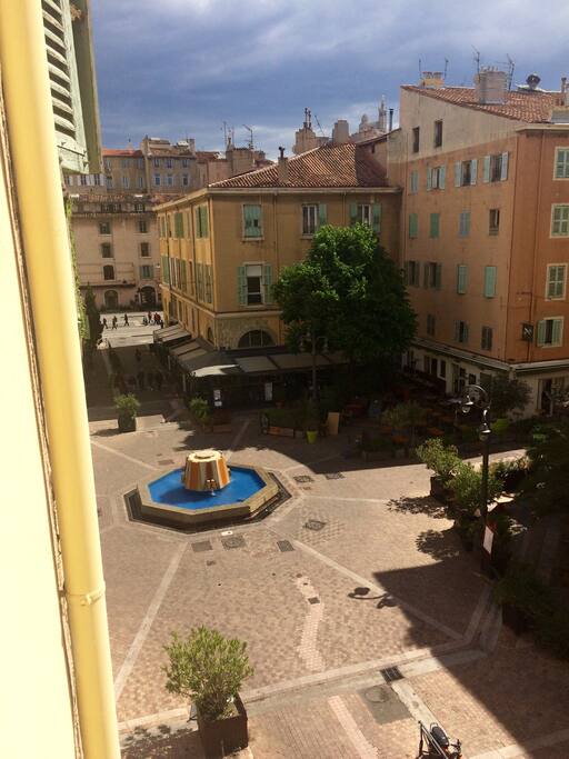 Vue place Thiars
