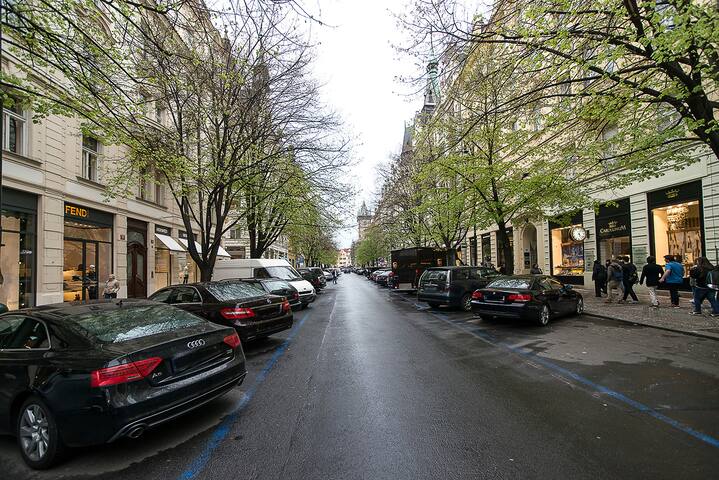 Quiet apartment in the Old Town. gallery image 3