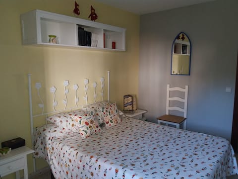 Habitación privada y baño compartido 2