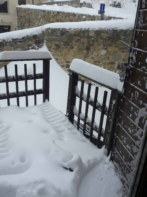 Escalier pour descendre au jardin