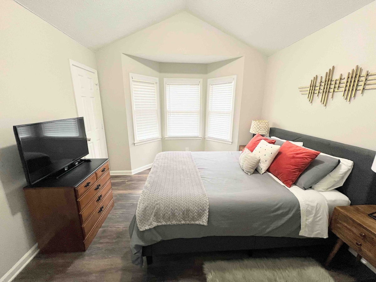 Cute and spacious house just for you!