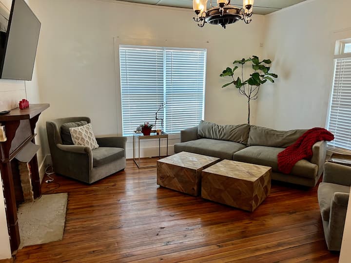 The Branch Cottage - Buford, GA