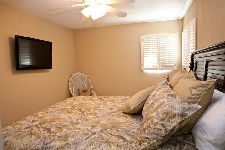 Главна спалня № 1 (суперголямо двойно легло)