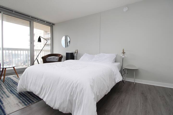 Steps to MI Ave Shops | View, Pool, Gym | Zencity