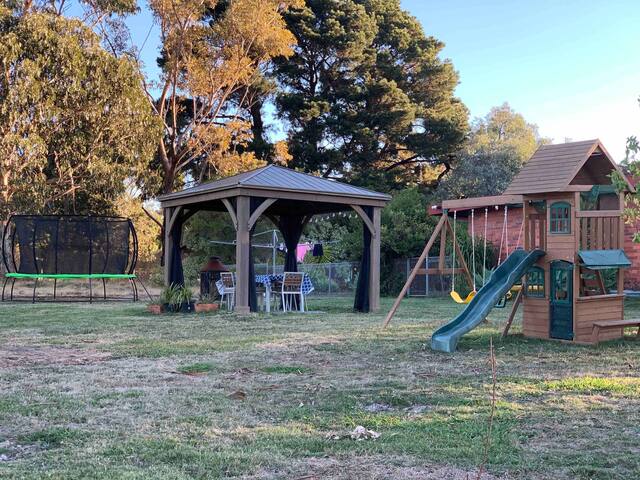 Willunga Cottage — Sweet Country Retreat gallery image 4