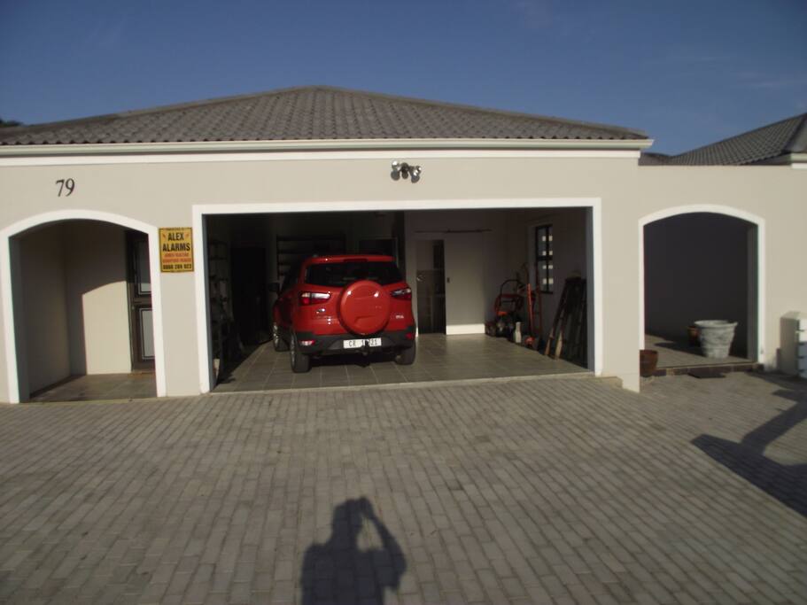 2 Vehicle garage