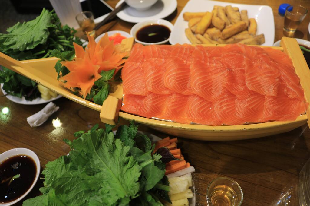 Salmon hot pot