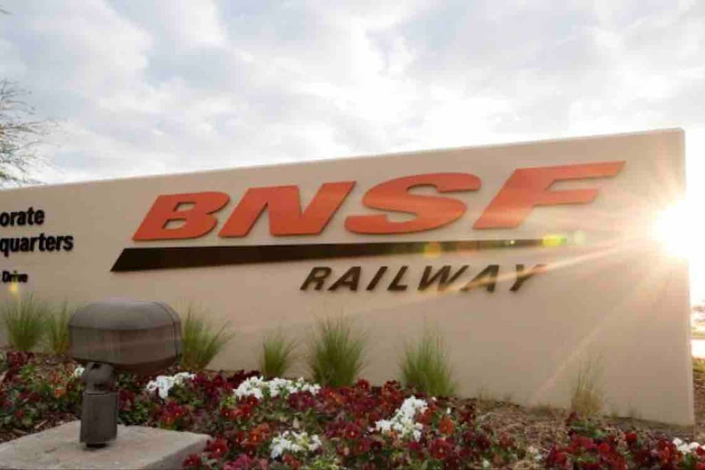Just a couple of minutes from BNSF Headquarters