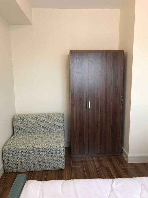Extra single sofa bed