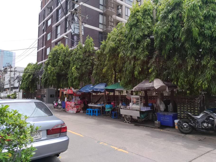 Close to street coffee and noodle shop