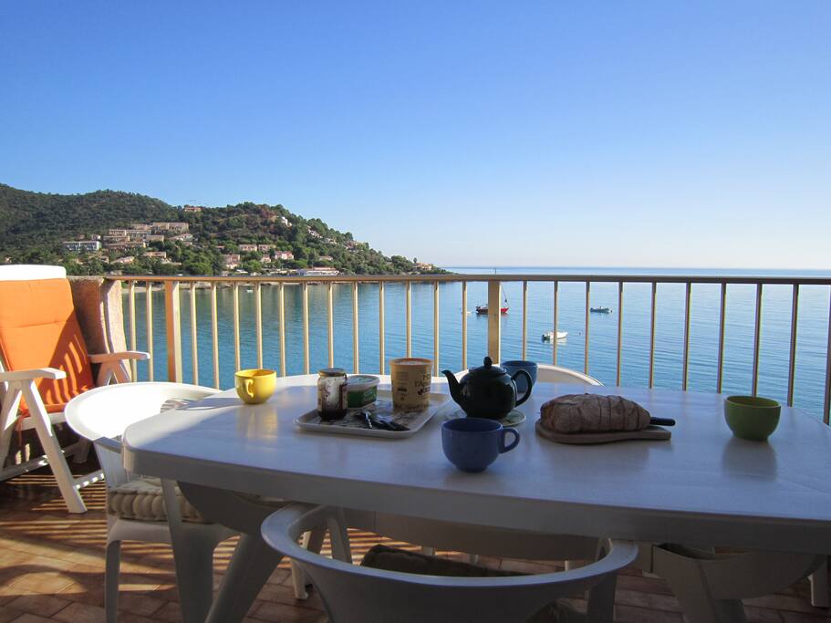 La terrasse sur la mer