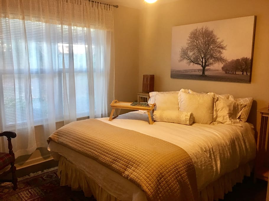 Bedroom with queen bed