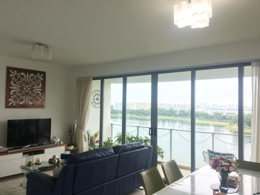 Lounge and dining area, overlooking Bedok Reservoir