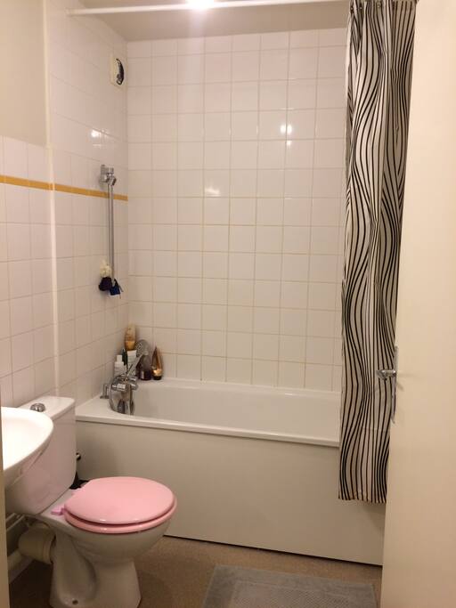 Salle de bain-toilettes