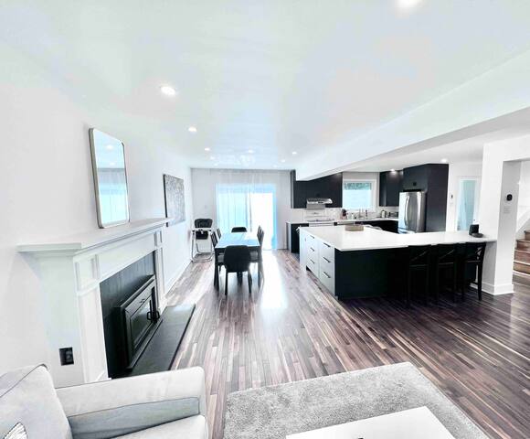 Fall Colors Getaway – 4BR Home (rooms only) gallery image 3