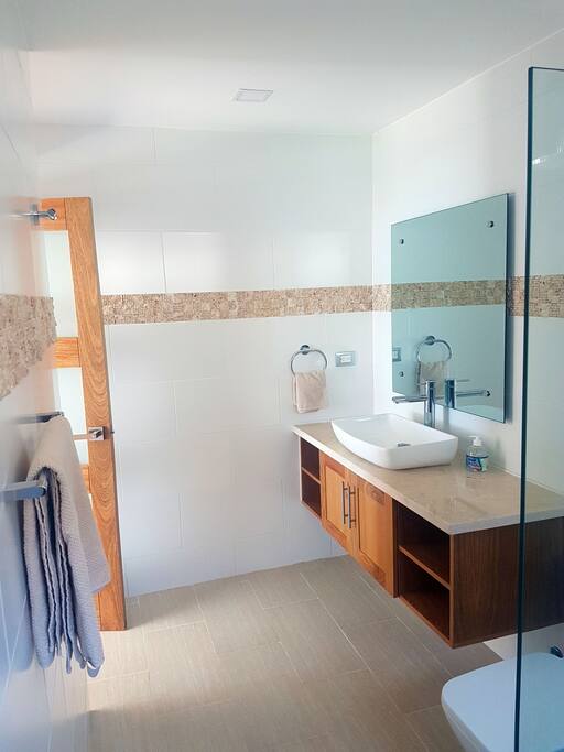 Master bedroom bathroom
