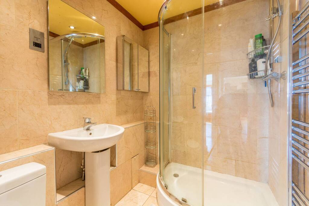 Toilet & Shower