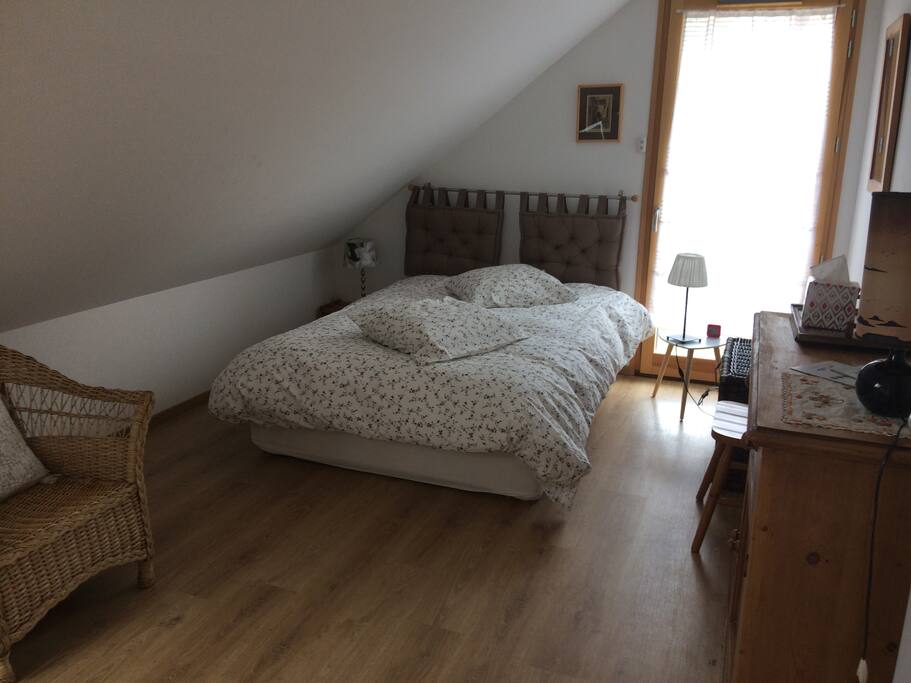 Chambre 1 avec lit double