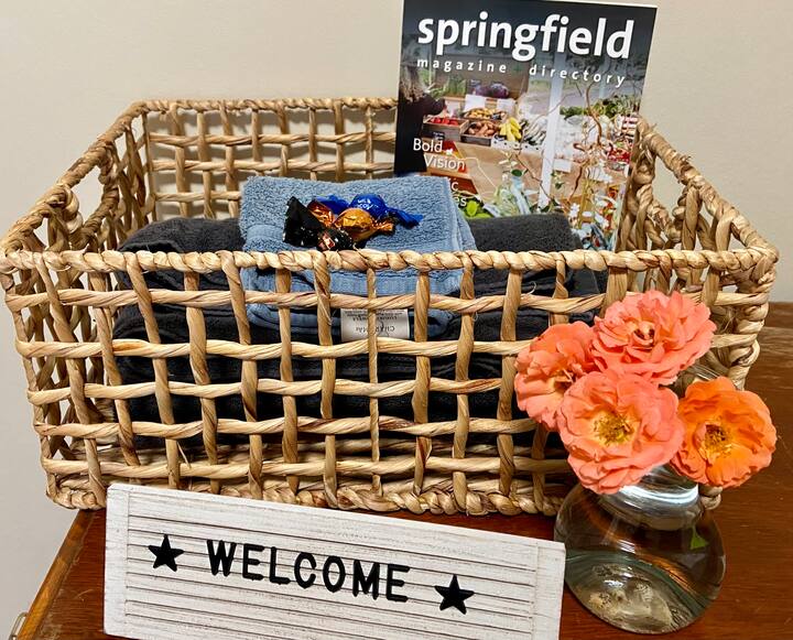 Cheerful 1bedroom in home with free parking Houses for Rent in