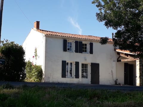 Between La Rochelle and Marais Poitevin