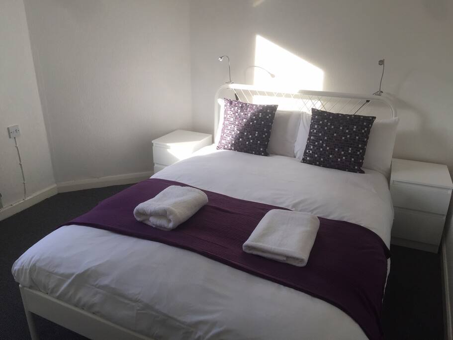 Double bedroom - linen/towels included