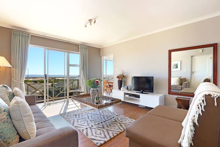 Big Bay Penthouse (with the best views in CT) gallery image 5