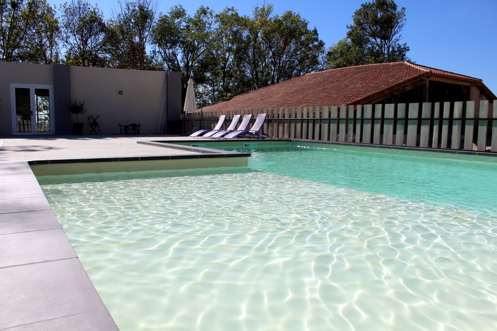 PISCINE/ SWIMING POOL