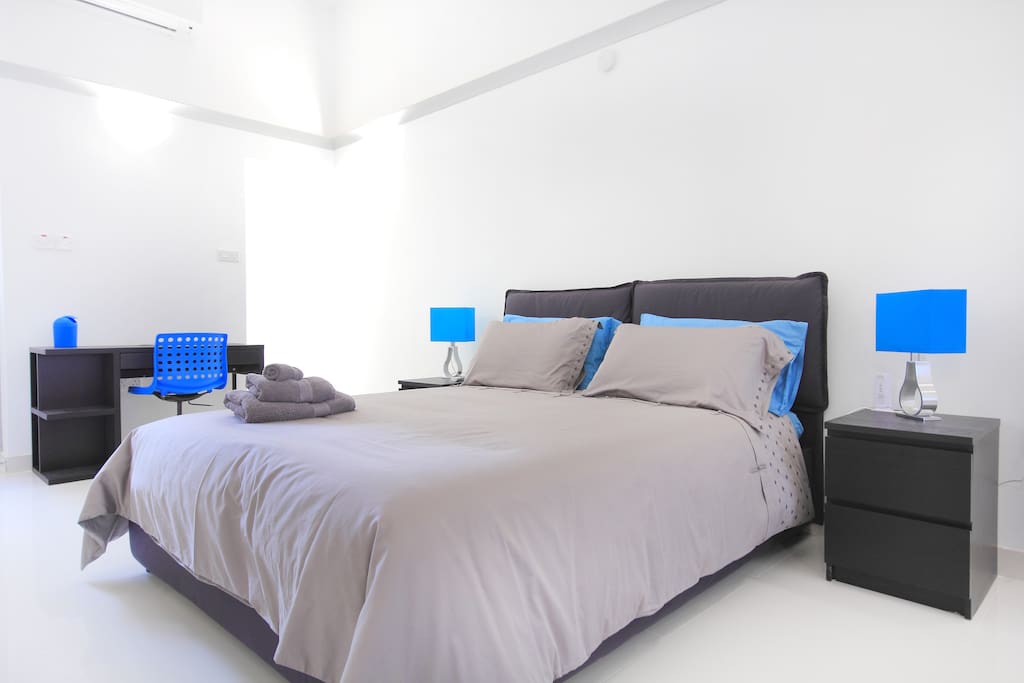 Flat 1B Bedroom and computer desk area