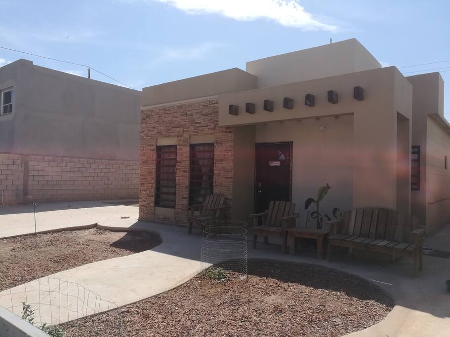 Sitting area in the front