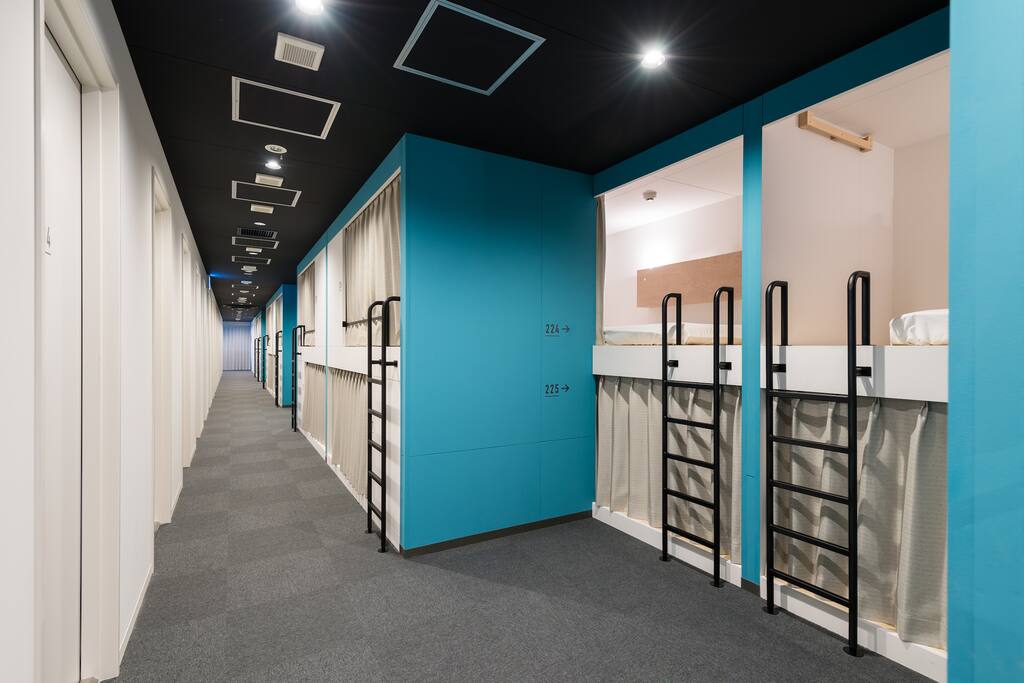 Bunk beds (right)