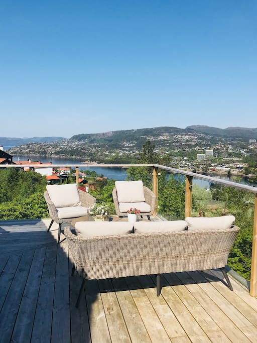 Lounge with a view. Also a outdoor dinnertable that fits 8 people