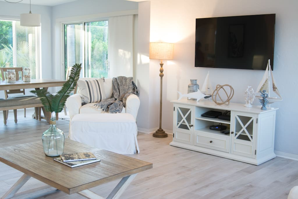 Casual coastal feel