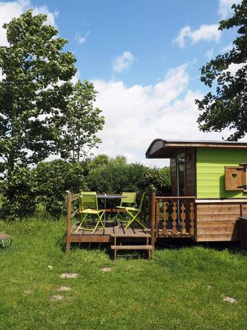 Roulotte en bois  " Woody Cabin"