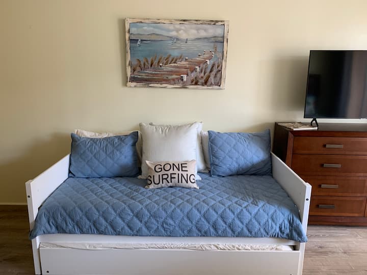 Cozy Waikiki Studio W/ Free Parking - Honolulu