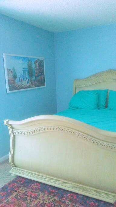 Queen Sleigh Bed