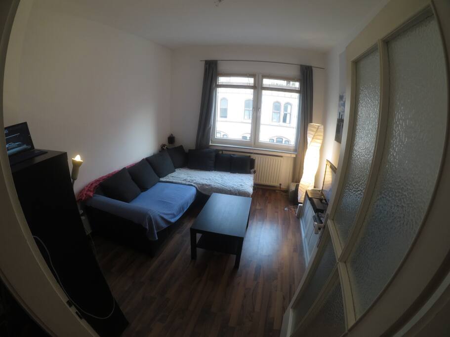 mit ausziehbarer Schlafcouch