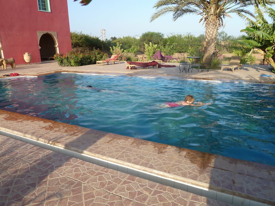 Une piscine où on nage vraiment.