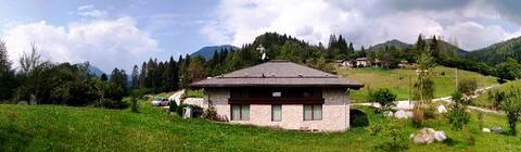Chalet Fradea
Family resort (rooms with bathroom)