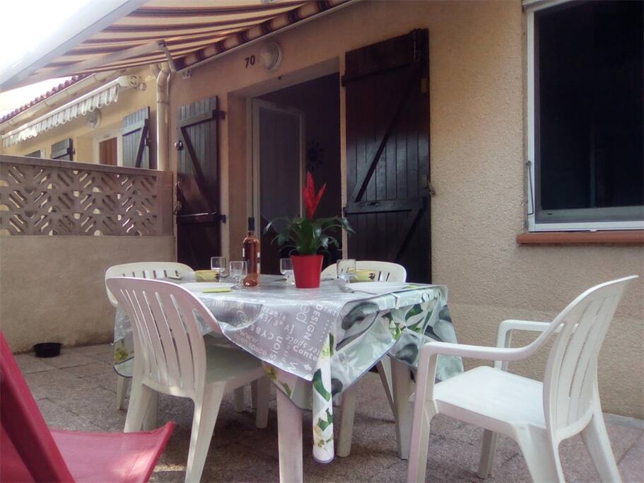 terrasse avec store