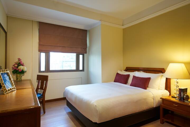 Spacious 3BR Apt in the Heart of Orchard Road gallery image 3