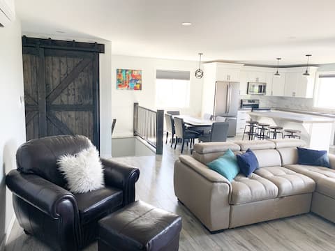 Beautiful suite with view and modern finishes