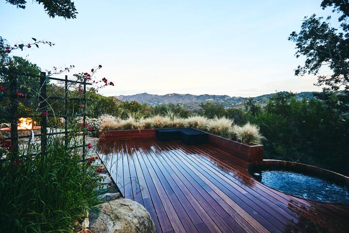 The Gate house Cabin with Cedar Hot Tub gallery image 4