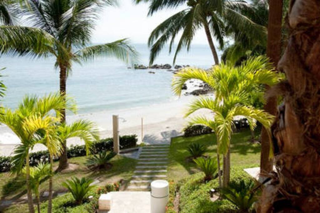 Path to the beach