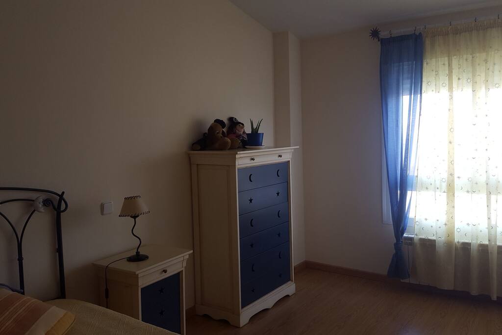 habitacion privada con cama de 1m 05