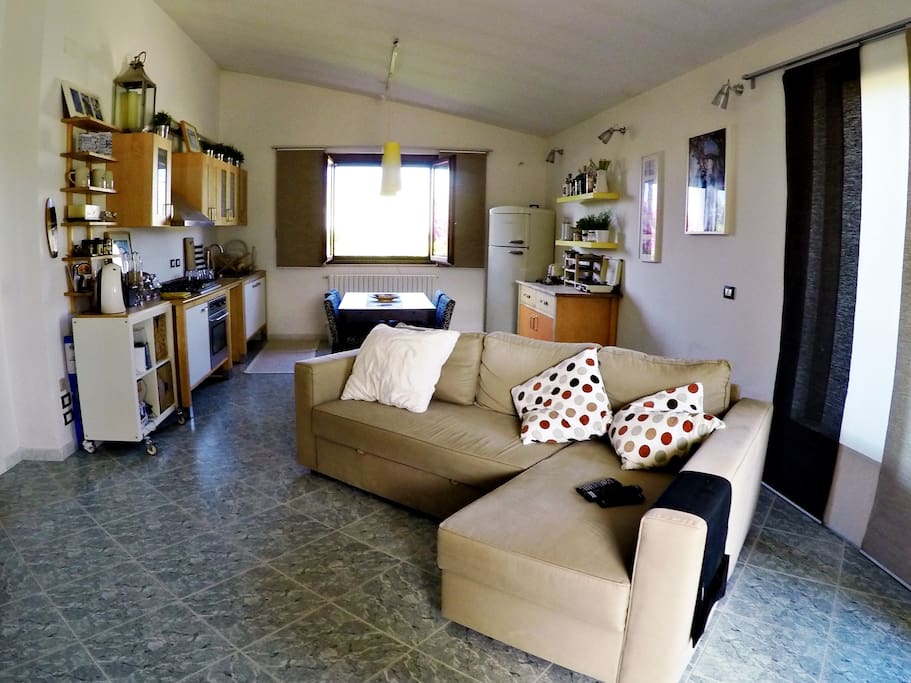 Living Room (2)