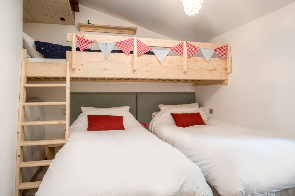 family/children's room