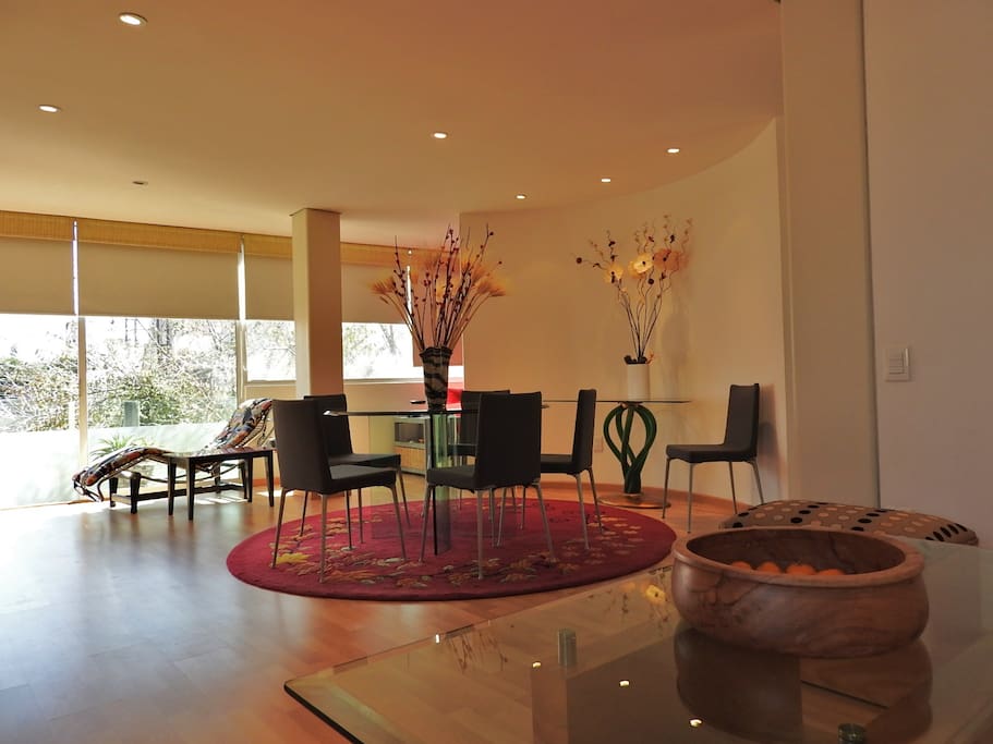 Dining Room & Relax Area